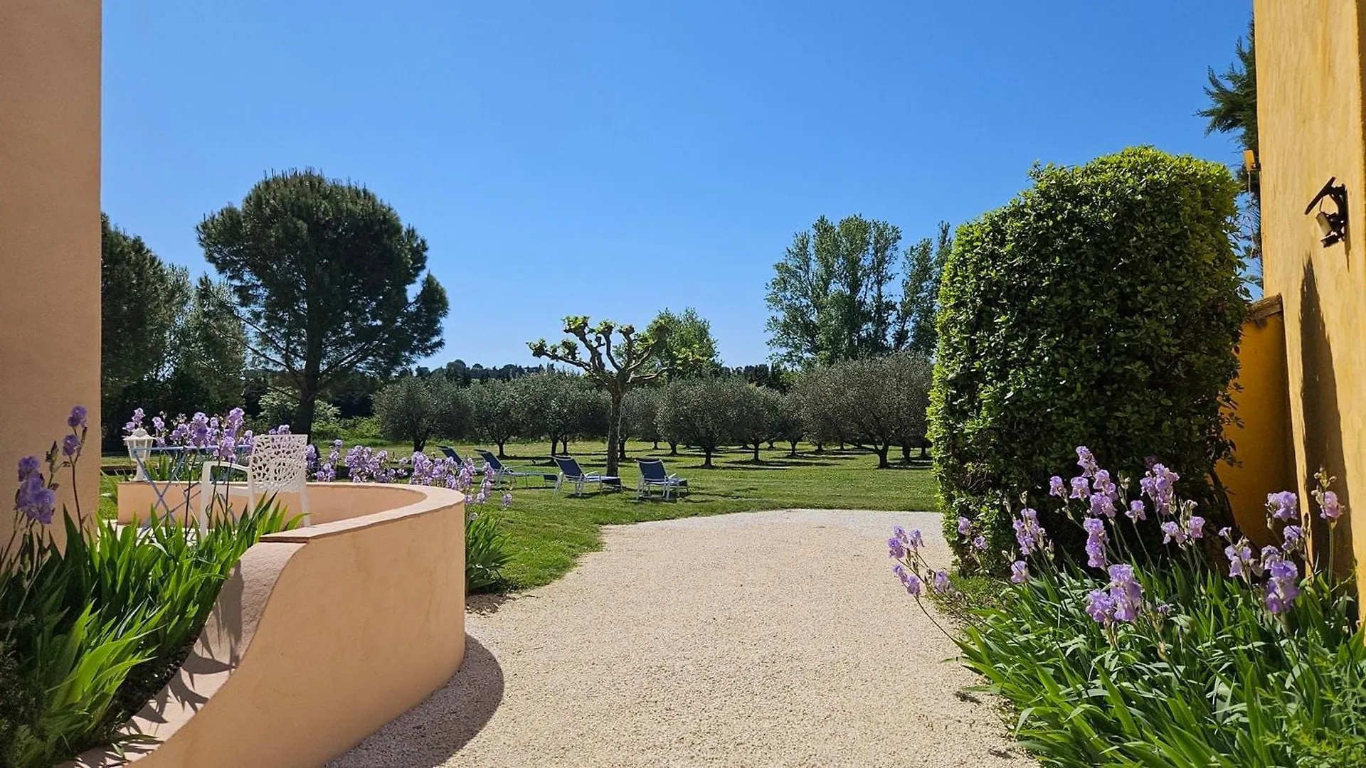 La Ramade 5 Chambres & Table D'Hotes En Drome Provencale Tulette 0*,  France